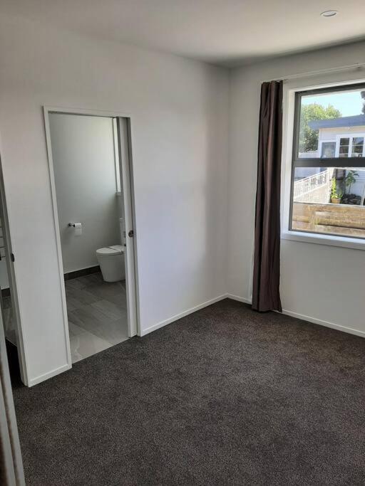 Entire House - Brand New 2 Bedroom House Lower Hutt Exterior photo