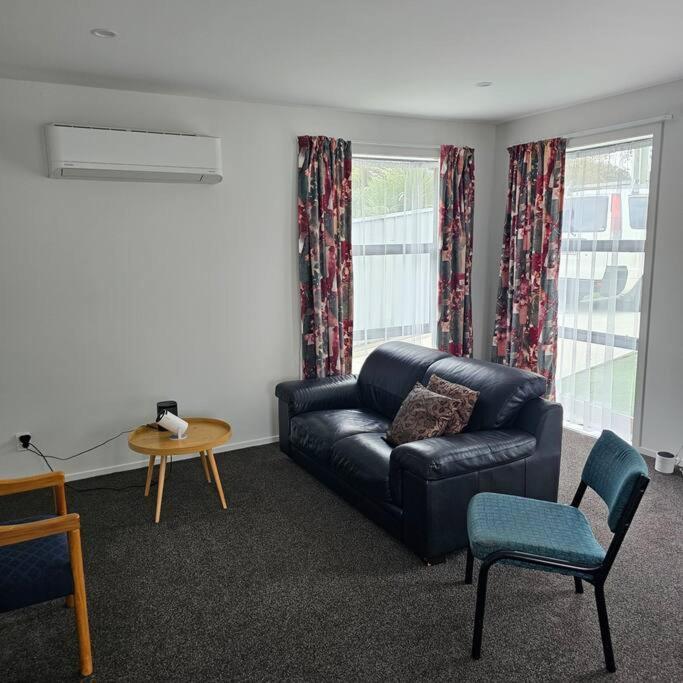 Entire House - Brand New 2 Bedroom House Lower Hutt Exterior photo